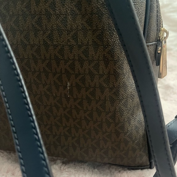 Used Michael Kors Rhea Zip backpack - Picture 5 of 17